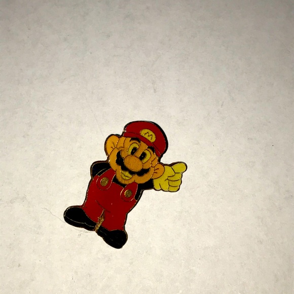 Nintendo Other - Super Mario Vintage Nintendo pin 1994